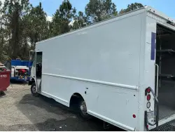 2020 Freightliner MT556