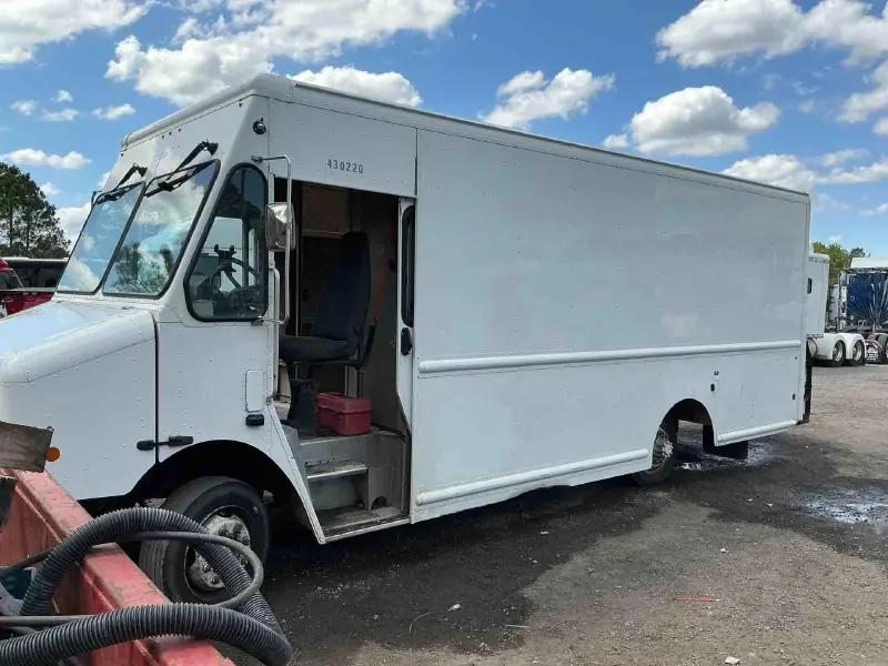 2020 Freightliner MT556