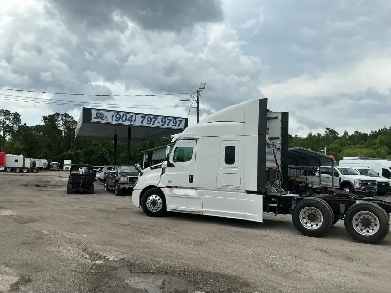 2019 FREIGHTLINER CASCADIA 126