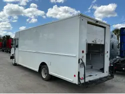 2020 Freightliner MT556
