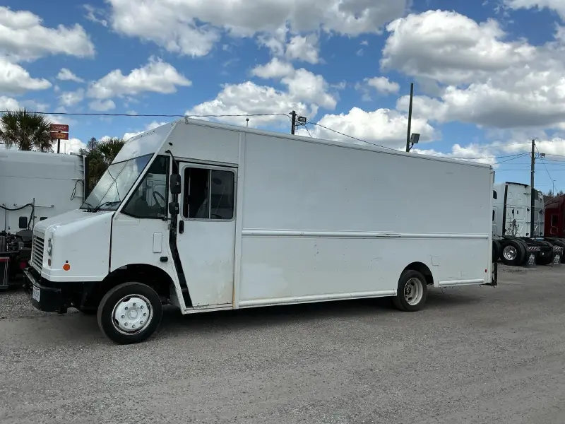 2020 Freightliner MT556