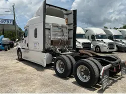2019 FREIGHTLINER CASCADIA 126
