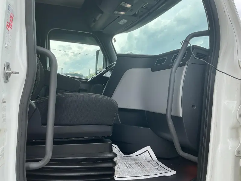 2019 FREIGHTLINER CASCADIA 126