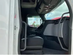 2019 FREIGHTLINER CASCADIA 126