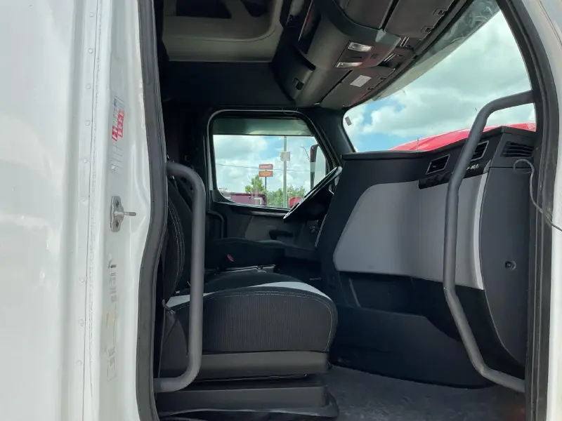 2019 FREIGHTLINER CASCADIA 126