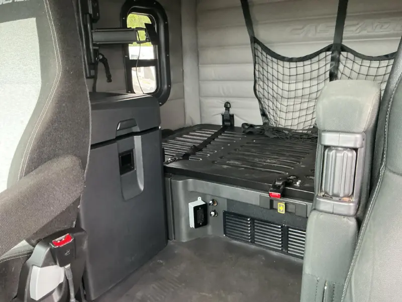 2019 FREIGHTLINER CASCADIA 126