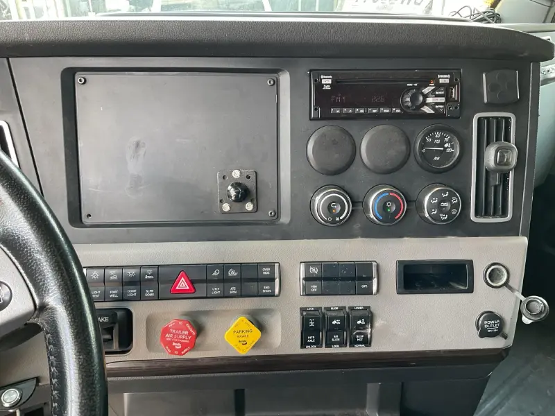2019 FREIGHTLINER CASCADIA 126