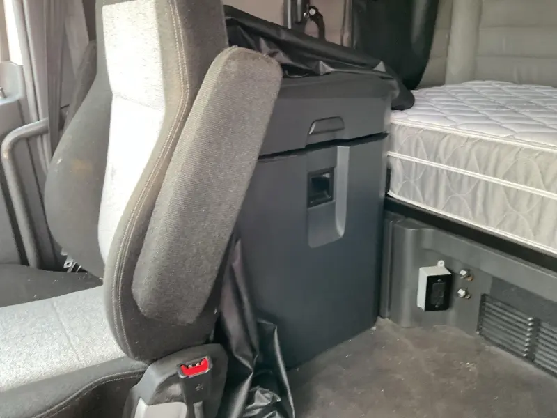 2019 FREIGHTLINER CASCADIA 126