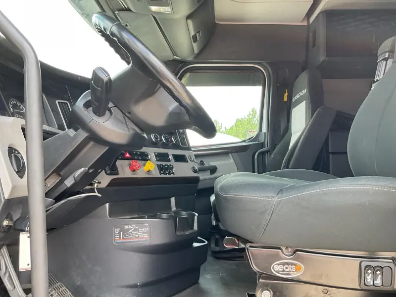 2019 FREIGHTLINER CASCADIA 126