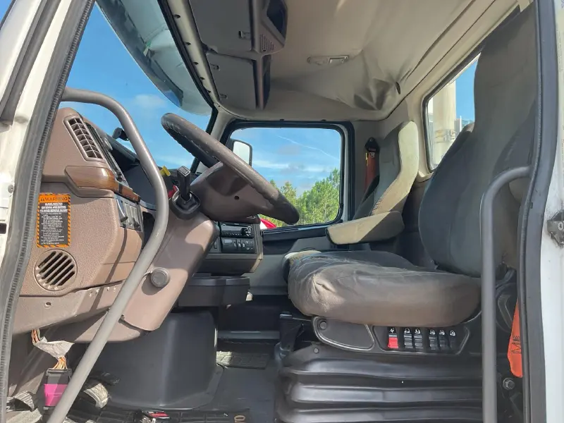 2018 VOLVO VNL