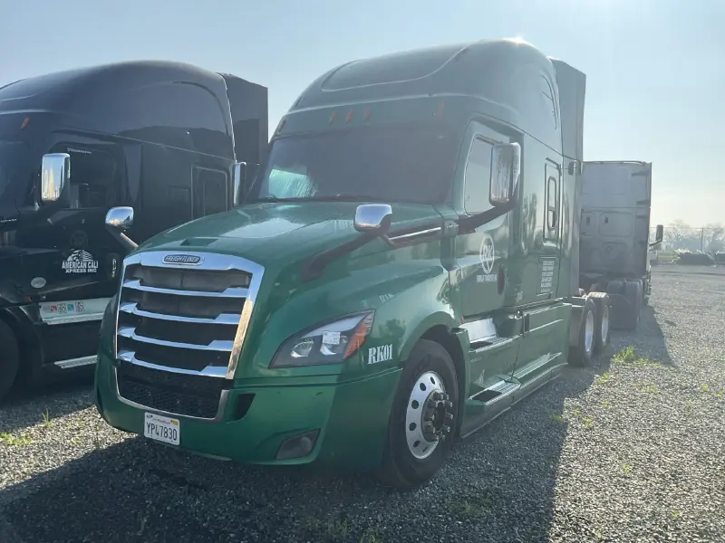 2020 FREIGHTLINER CASCADIA 126