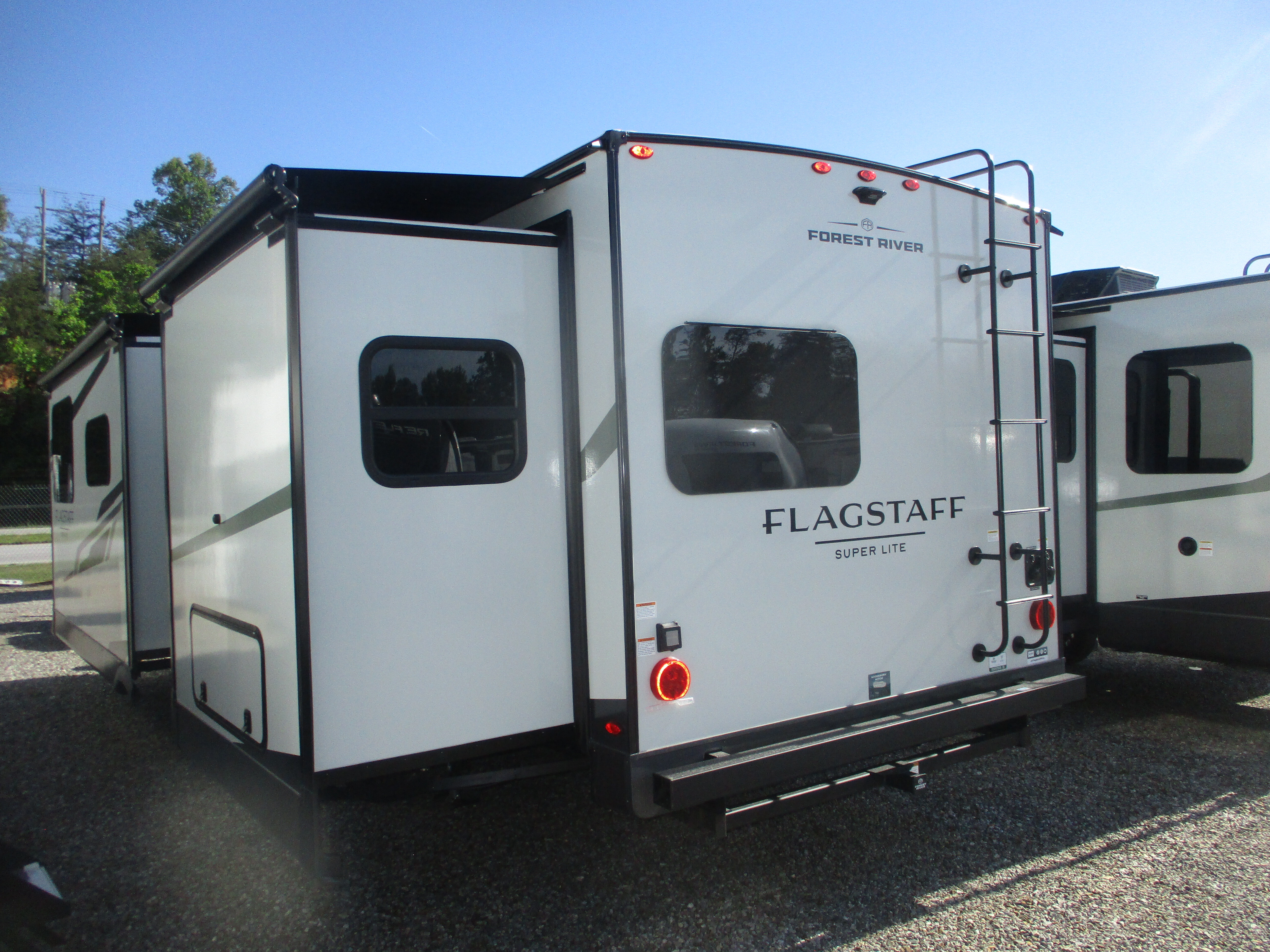 2026 Forest River FLAGSTAFF 26FKBS PLATINUM EDITION in north wilkesboro NC