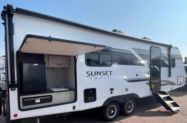 2025 Crossroads SUNSET TRAIL SUPER LITE 253 ROB RV