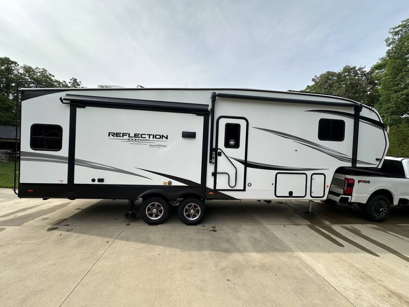 A photo of this 2025 Grand Design REFLECTION 100 SERIES 28RL