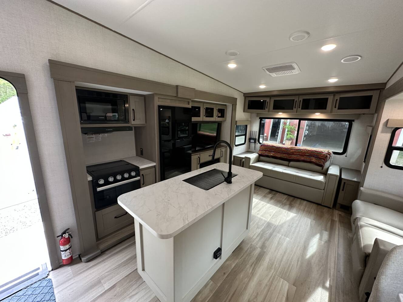 A photo of this 2025 Grand Design REFLECTION 100 SERIES 28RL