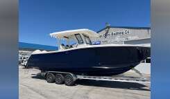 2026 Robalo 300 CENTER CONSOLE Center Console Boat boat