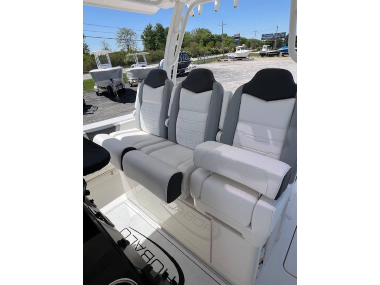 A photo of this 2026 Robalo 300 CENTER CONSOLE