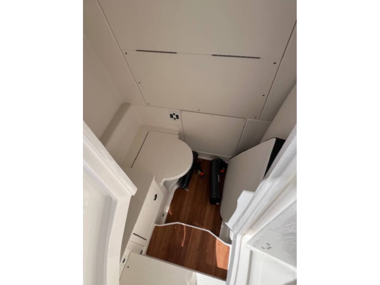A photo of this 2026 Robalo 300 CENTER CONSOLE
