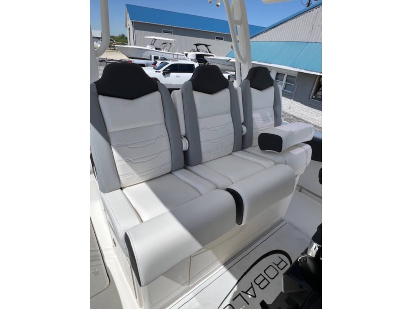 A photo of this 2026 Robalo 300 CENTER CONSOLE
