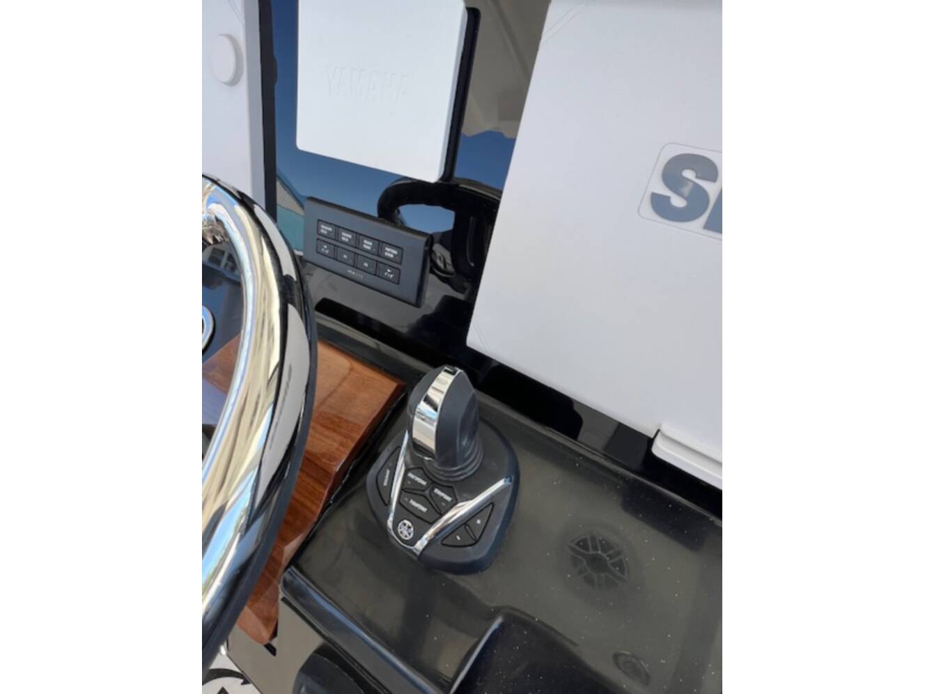 A photo of this 2026 Robalo 300 CENTER CONSOLE