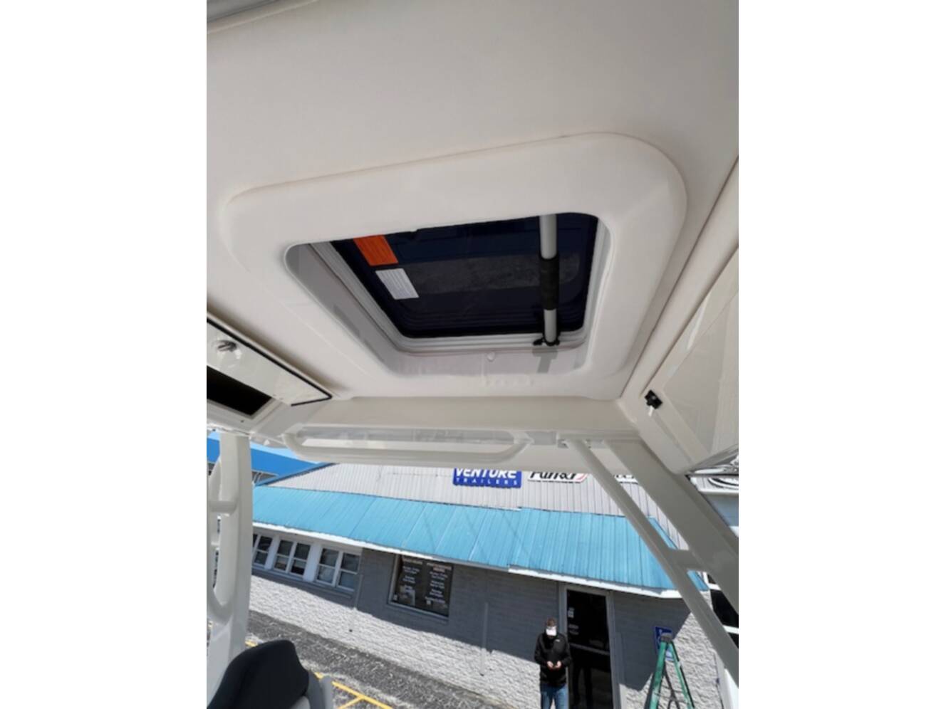 A photo of this 2026 Robalo 300 CENTER CONSOLE