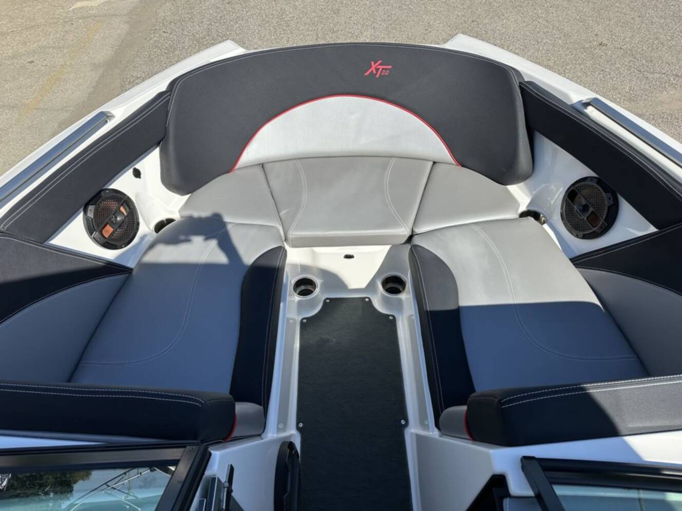 A photo of this 2018 Mastercraft XT22