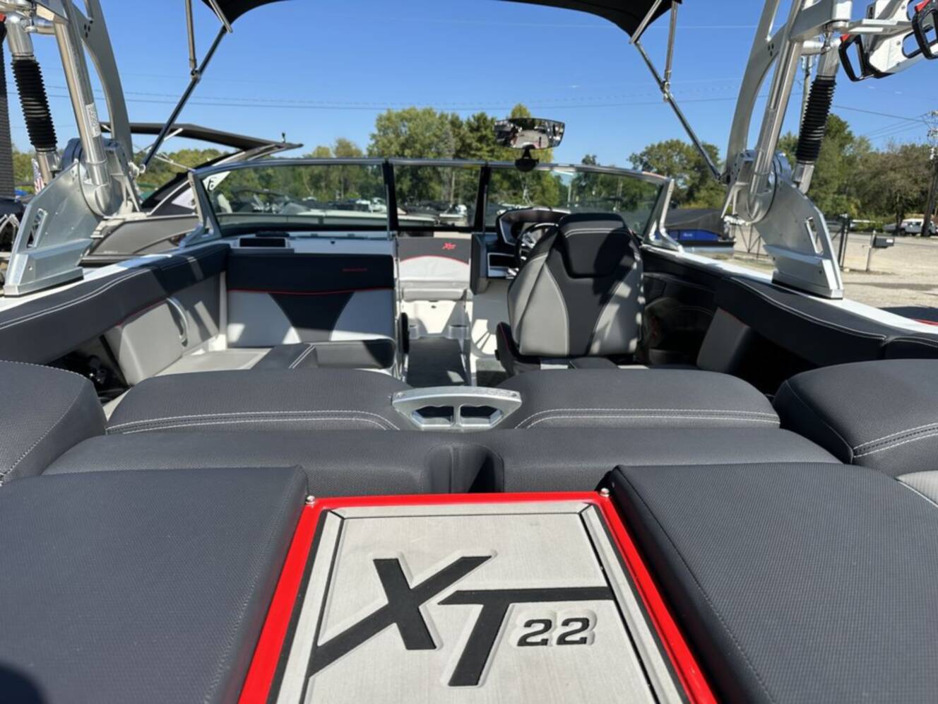 A photo of this 2018 Mastercraft XT22