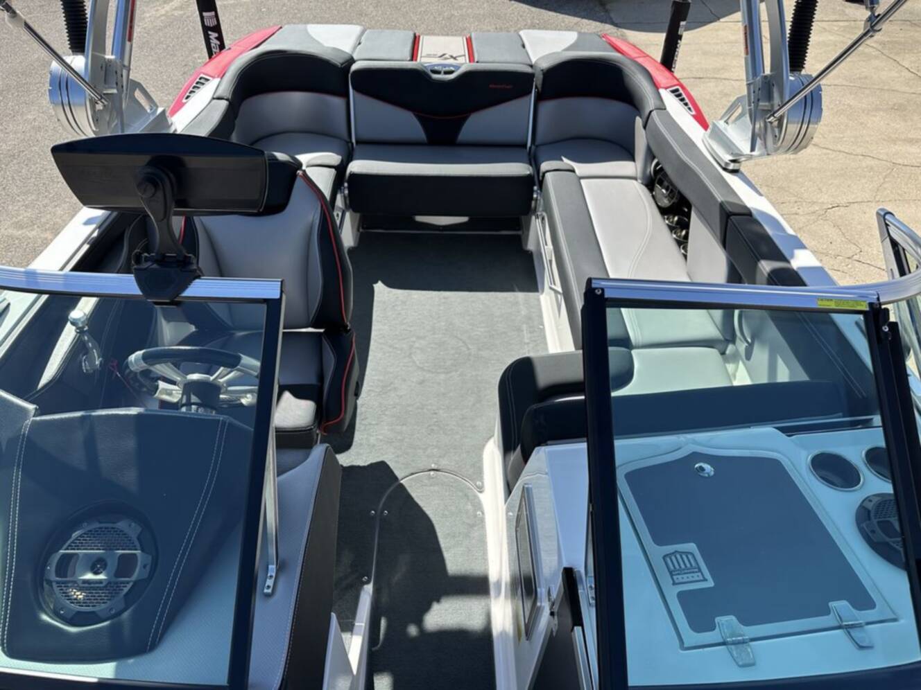 A photo of this 2018 Mastercraft XT22