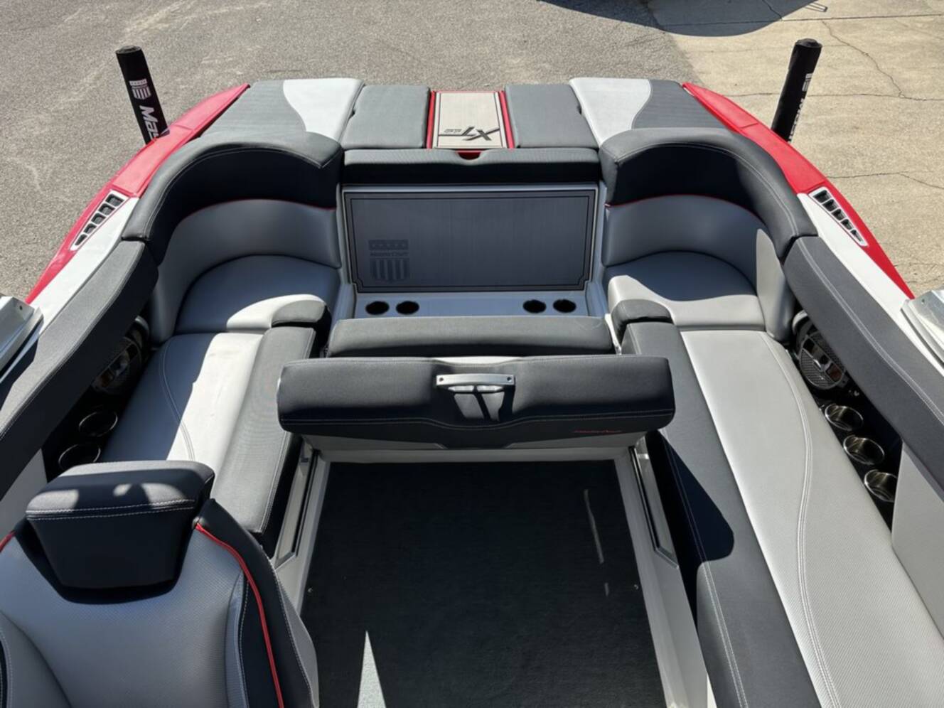 A photo of this 2018 Mastercraft XT22