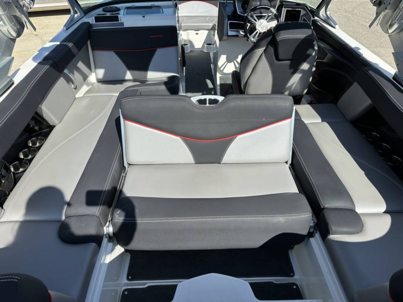 A photo of this 2018 Mastercraft XT22