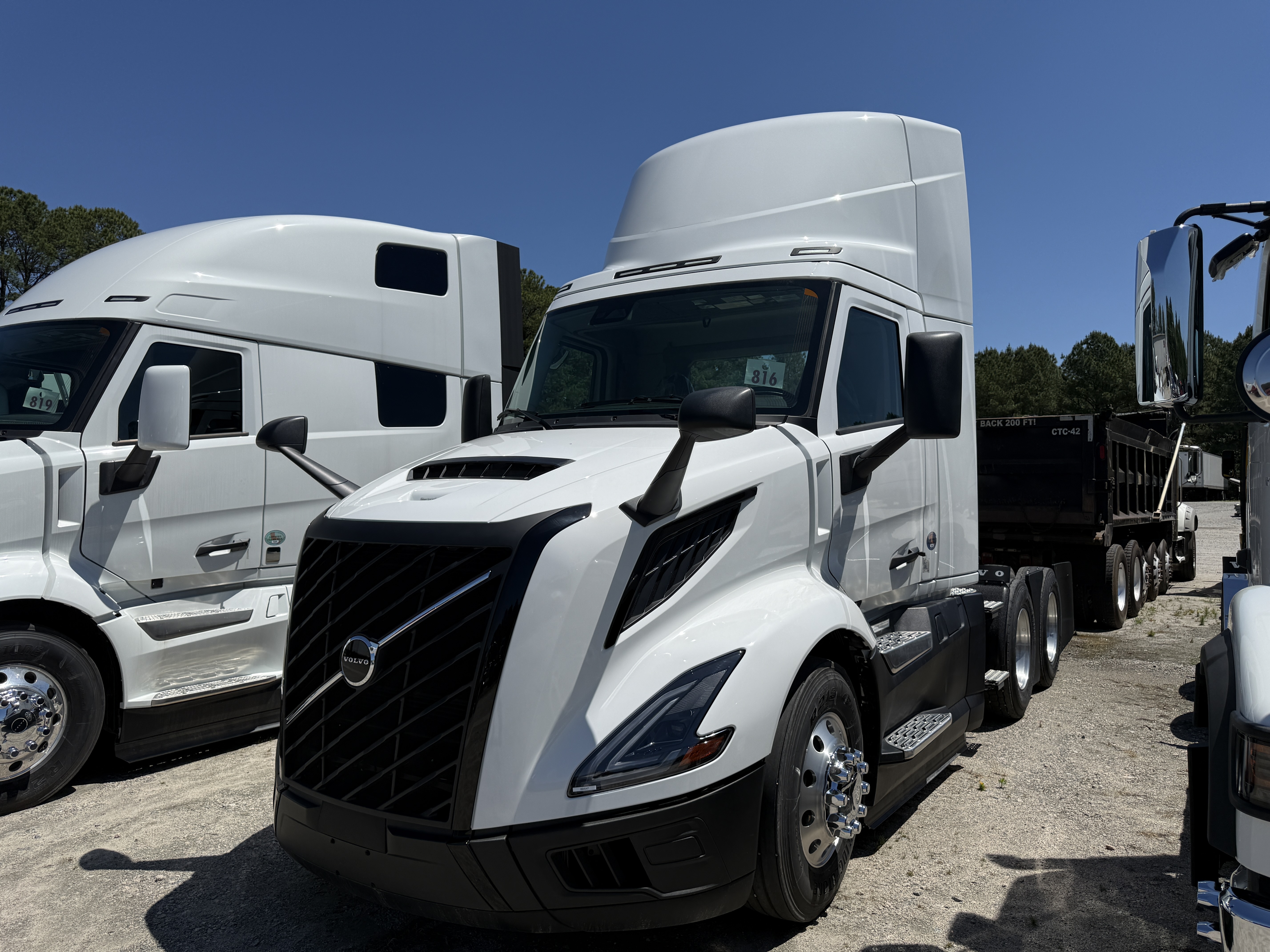 2025 VOLVO NEW VNL in Colfax, NC