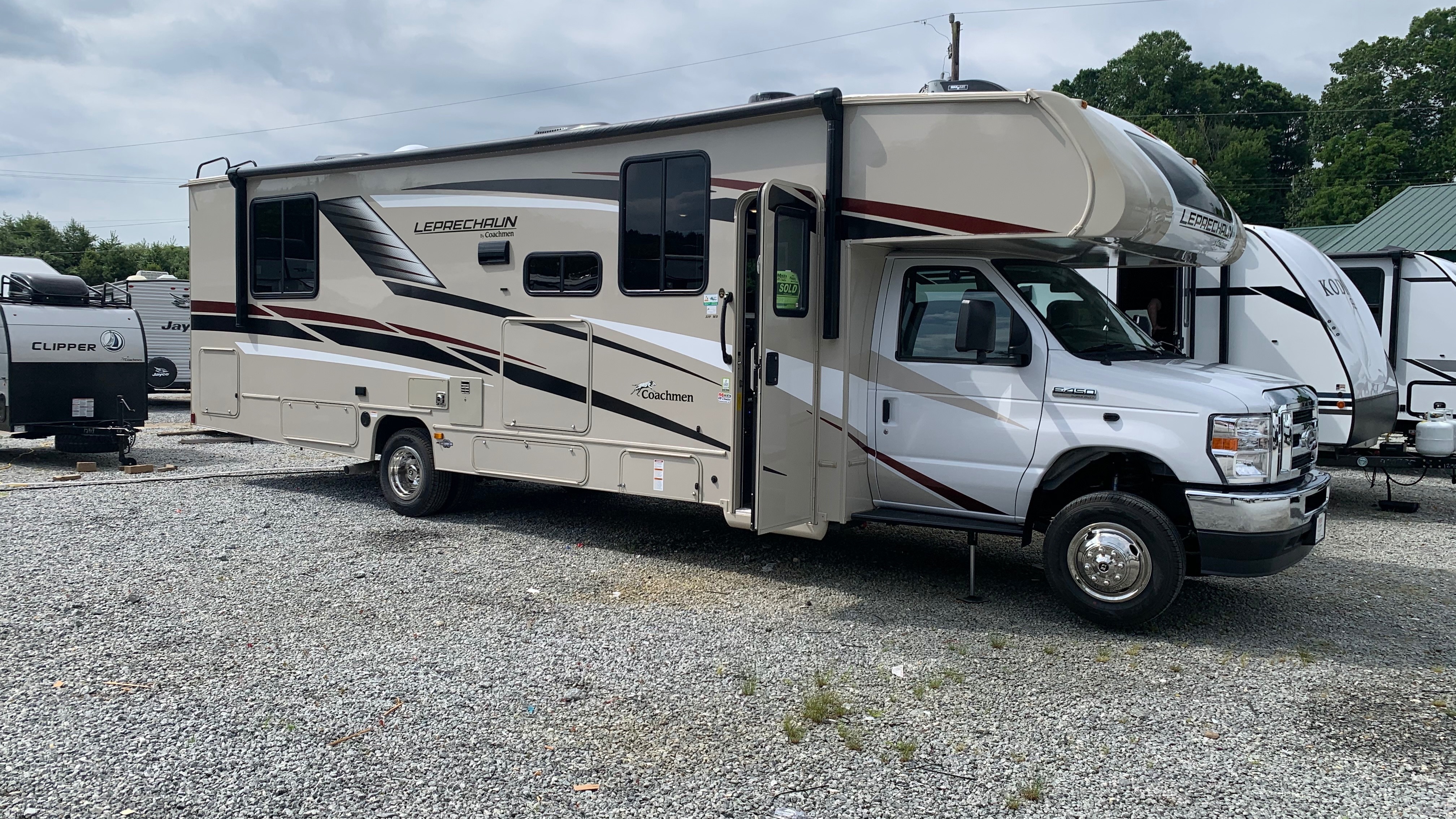 2021 Coachmen LEPRECHAUN 319MB FORD RV