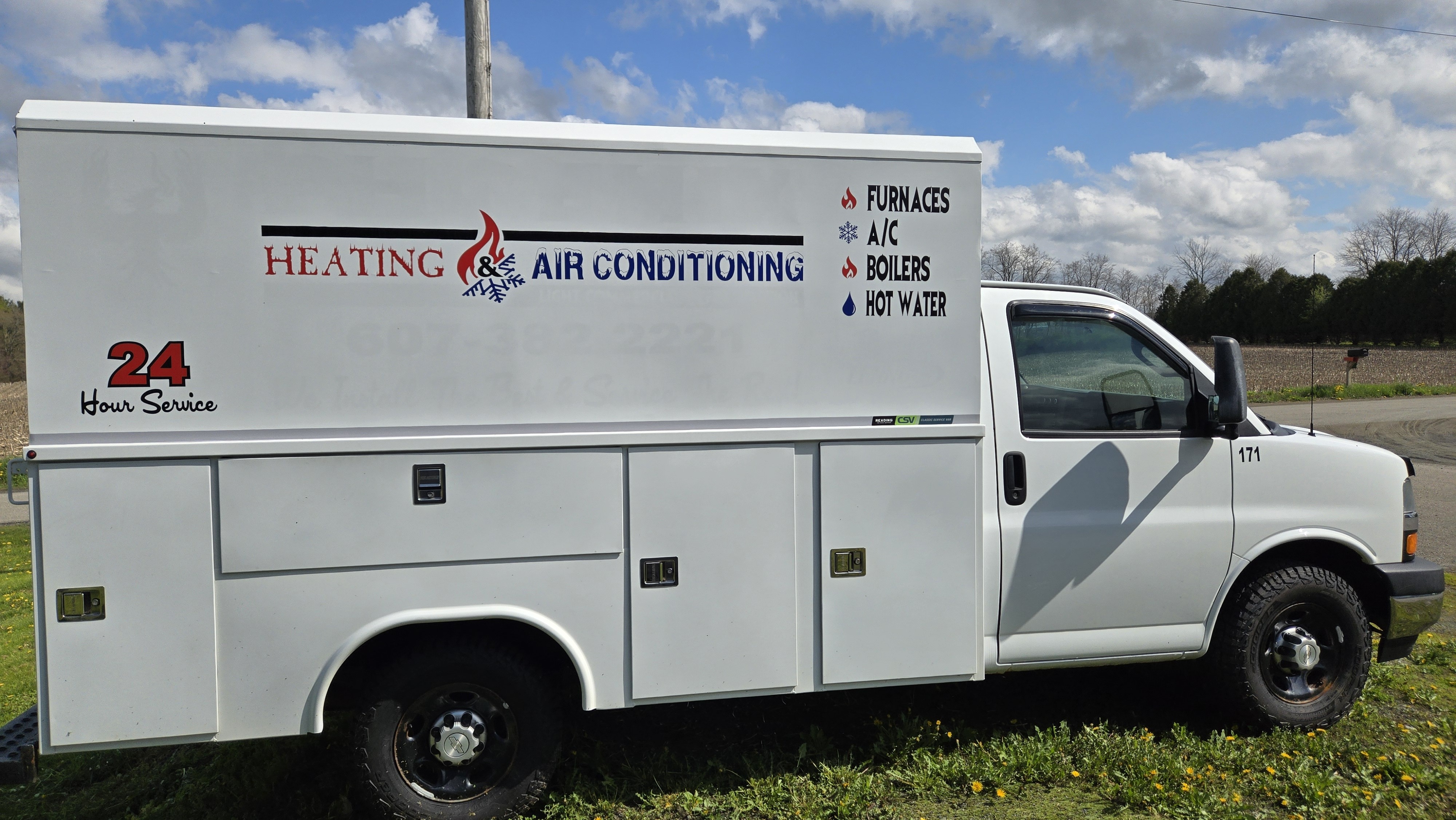 2017 CHEVROLET EXPRESS 3500 in Avoca, NY