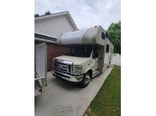 2025 Coachmen Leprechaun 260DS Review image