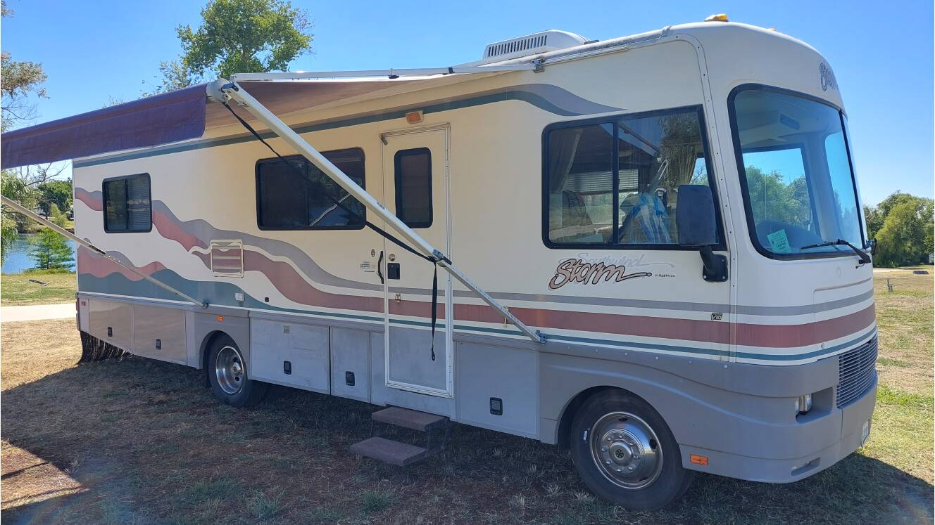A photo of this 1999 Fleetwood STORM 30H