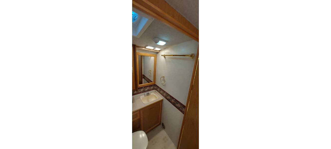 A photo of this 1999 Fleetwood STORM 30H