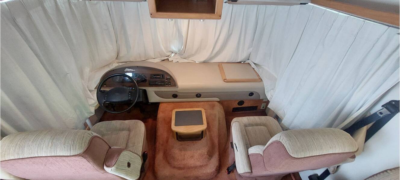 A photo of this 1999 Fleetwood STORM 30H