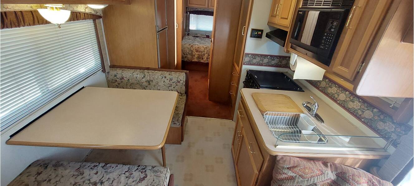 A photo of this 1999 Fleetwood STORM 30H