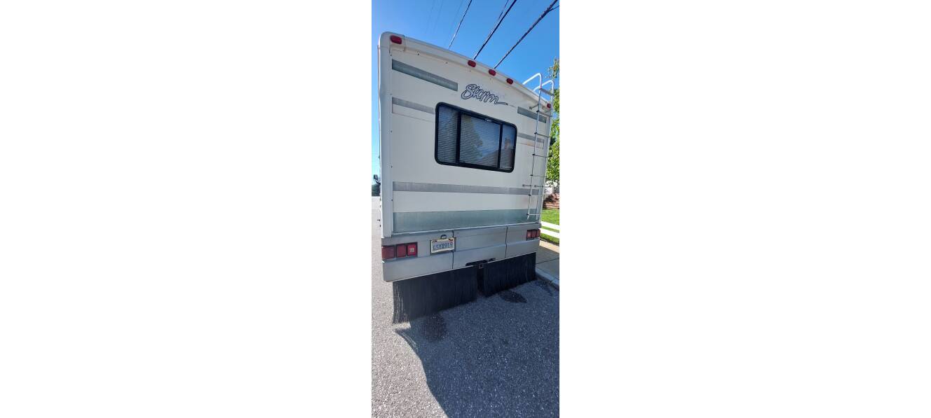 A photo of this 1999 Fleetwood STORM 30H