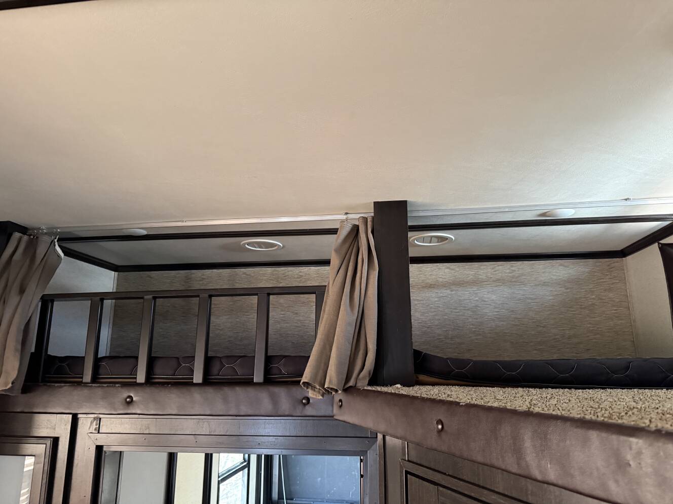 A photo of this 2016 Grand Design MOMENTUM 385TH