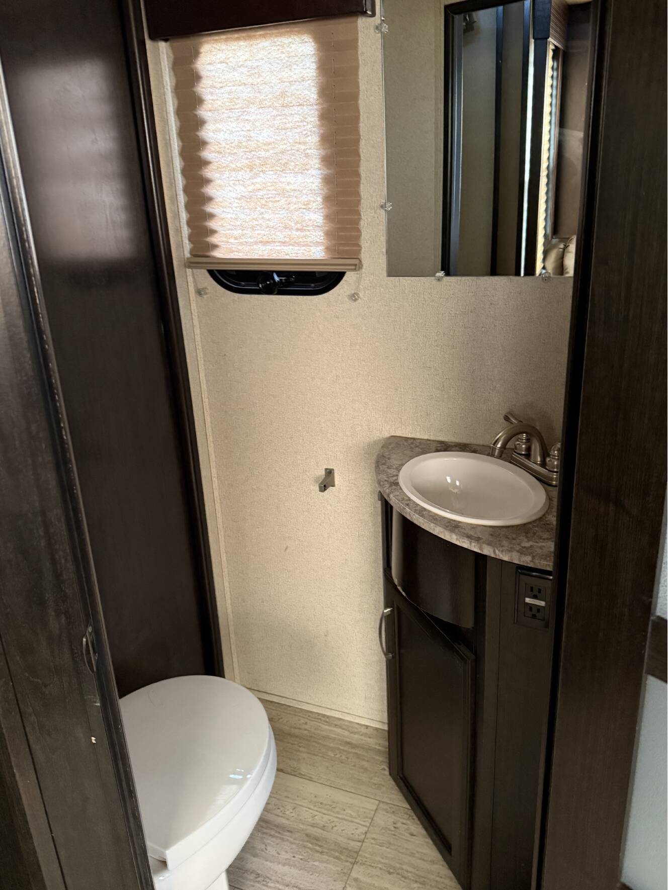 A photo of this 2016 Grand Design MOMENTUM 385TH