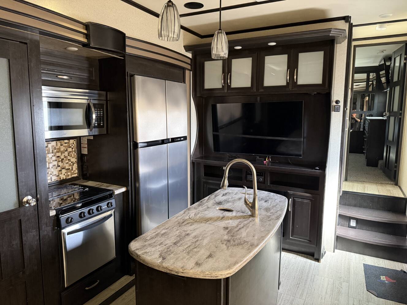 A photo of this 2016 Grand Design MOMENTUM 385TH
