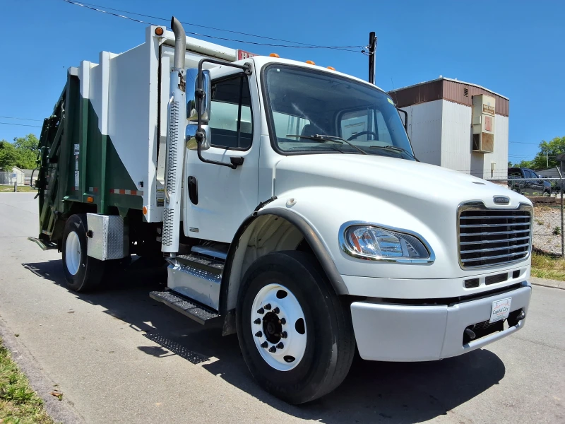 2012 FREIGHTLINER M2