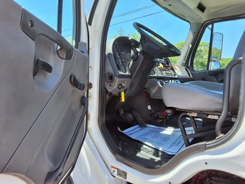 2012 FREIGHTLINER M2