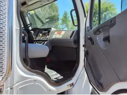 2012 FREIGHTLINER M2