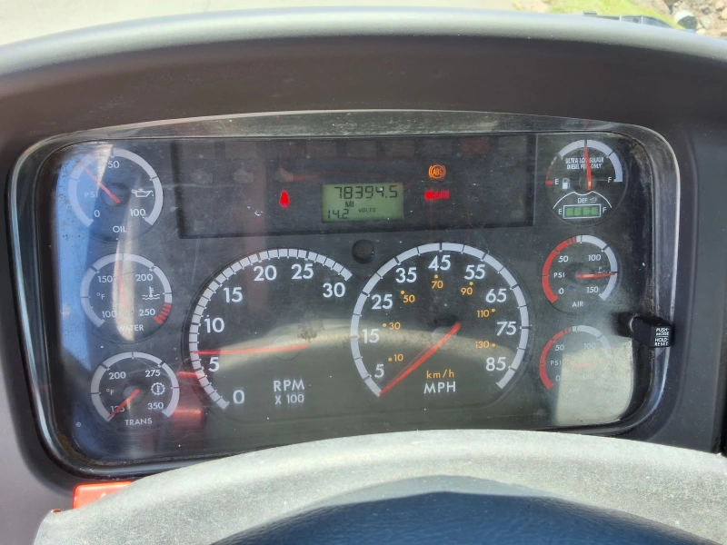 2012 FREIGHTLINER M2