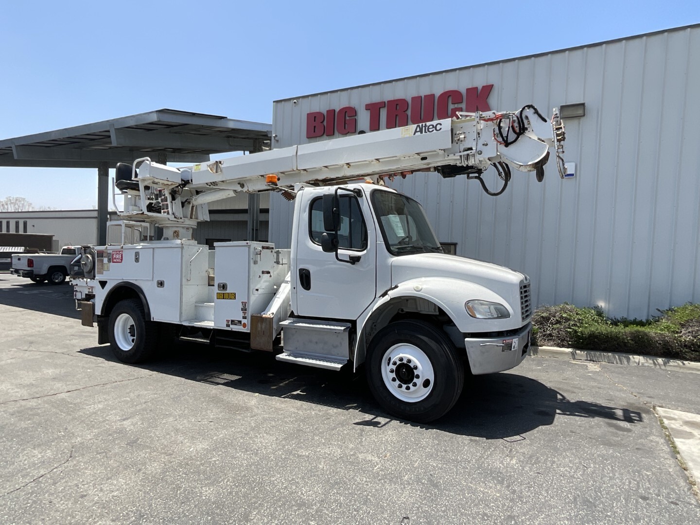 2019 FREIGHTLINER BUSINESS CLASS M2 106 in Fontana, CA