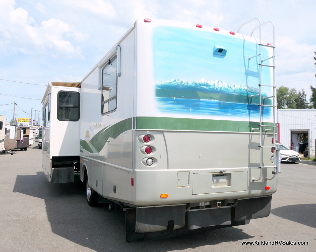 2002 Fleetwood SOUTHWIND 32V in everett WA