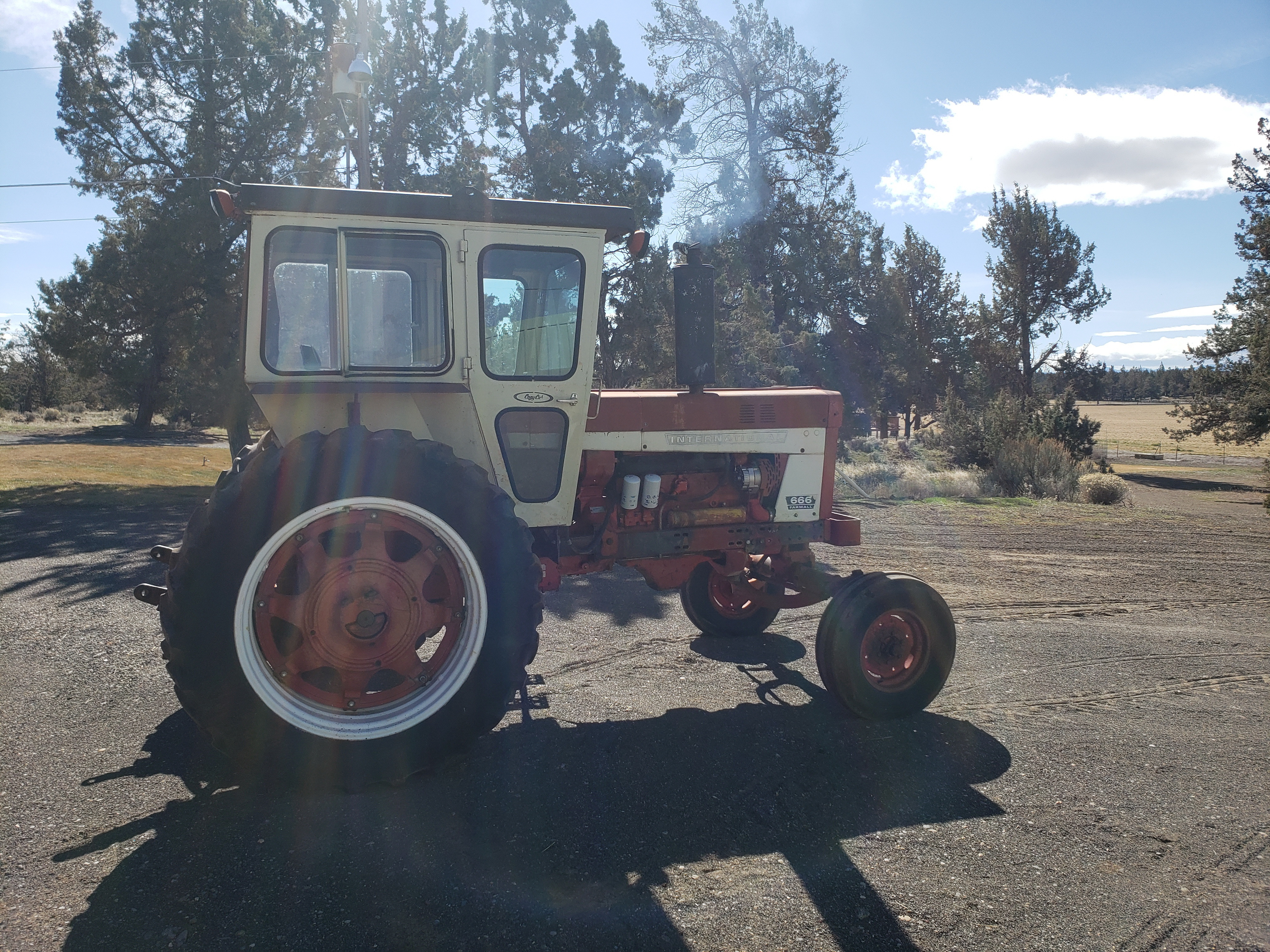 1975 INTERNATIONAL Farmall 666 in Redmond, OR