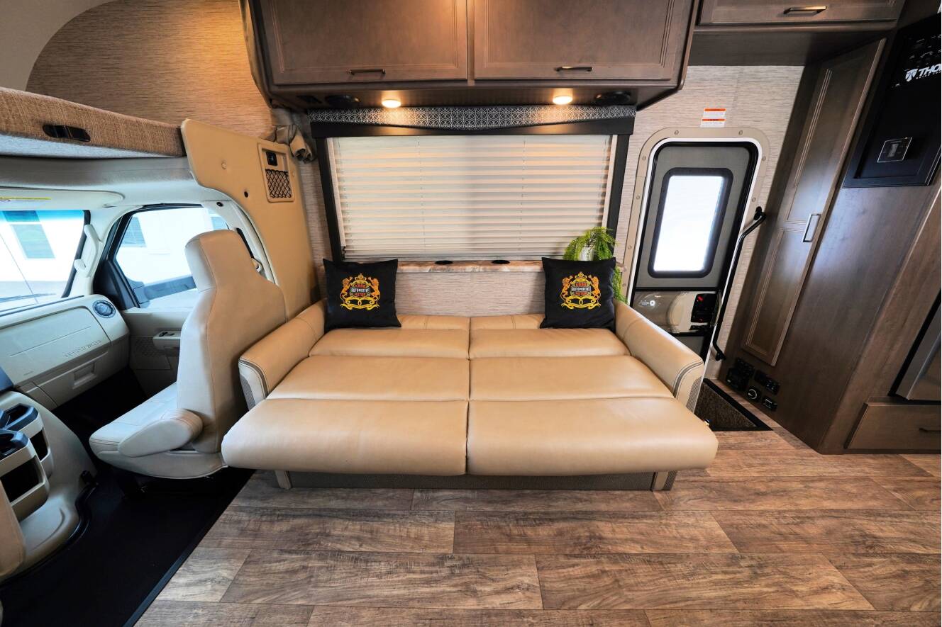 A photo of this 2023 Thor Motor Coach Quantum SE 31WV